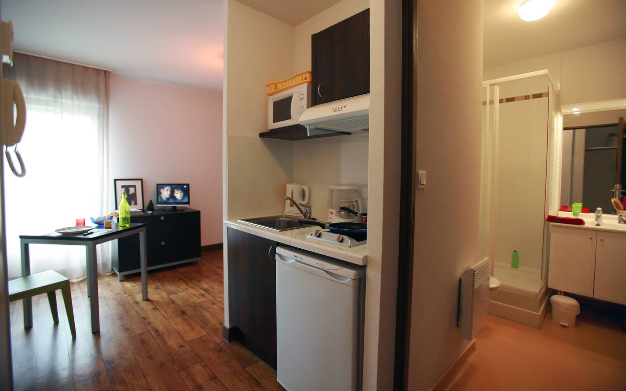 residence suiteasy nevers studio kitchenette
