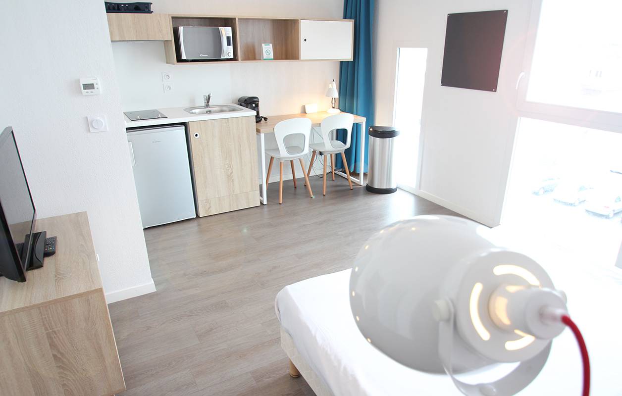 salon appartement location court séjour à La Rochelle